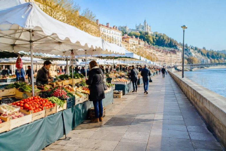 Marchés alimentaires de Lyon par jour : quai Saint-Antoine, Croix-Rousse, Presqu'île, lequel choisir selon le jour