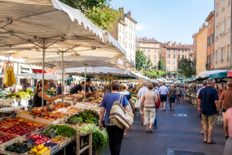 Marché de la Croix-Rousse : jours, horaires et spécialités des producteurs