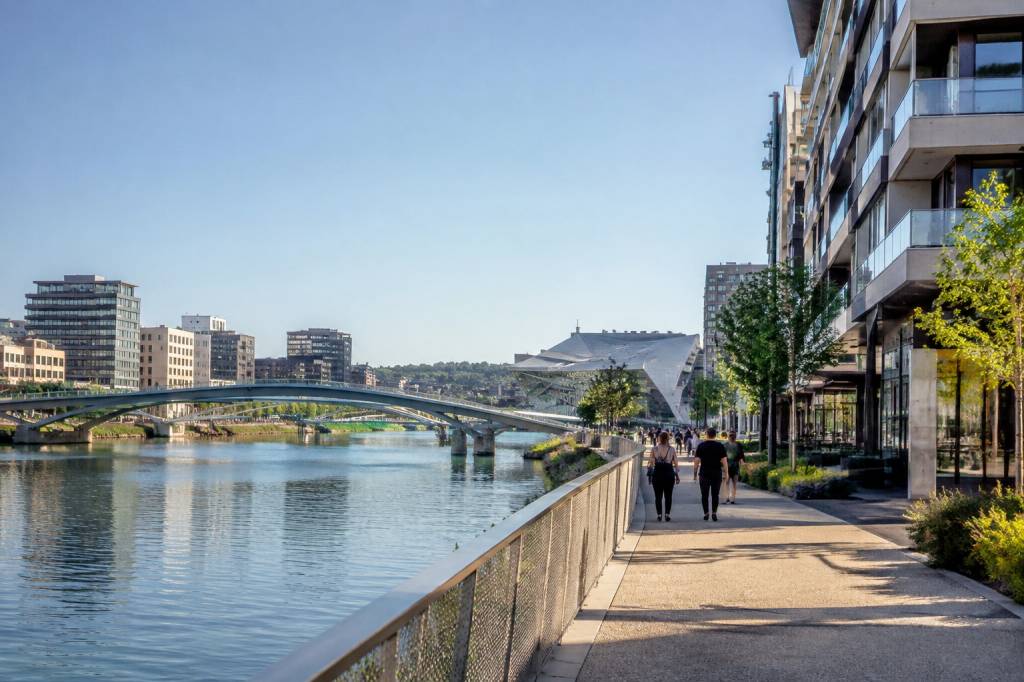 Presqu'île et quartier de la Confluence : itinéraire à pied entre shopping et architecture contemporaine
