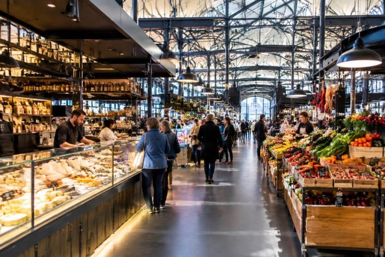 Halles de Lyon Paul Bocuse : horaires, commerçants et prix moyens