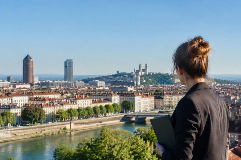 Taux de chômage et marché de l'emploi à Lyon : les chiffres 2026 par secteur